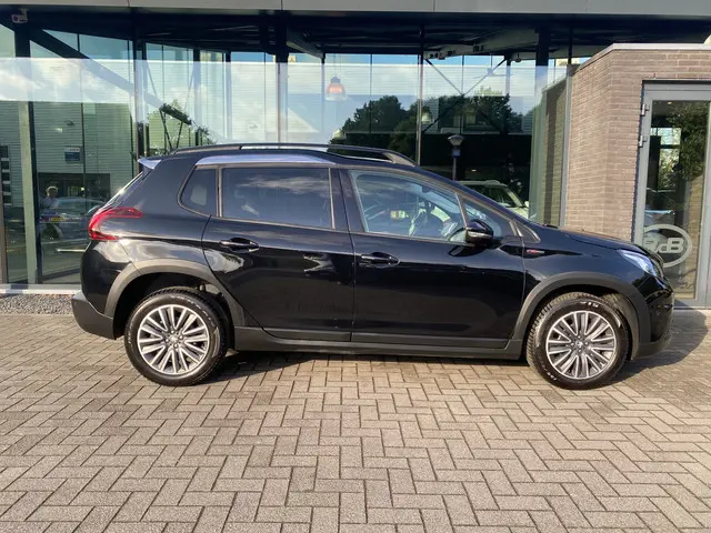Peugeot 2008 1.2 PureTech GT-Line 2019 Benzine 3