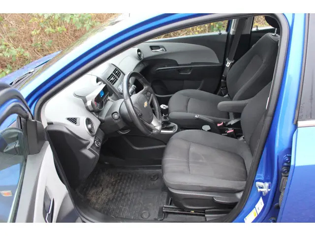 Chevrolet Aveo 1.6 2012 Benzine 7