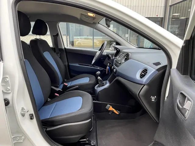 Hyundai i10 1.0i i-Motion Comfort 2015 Benzine 24