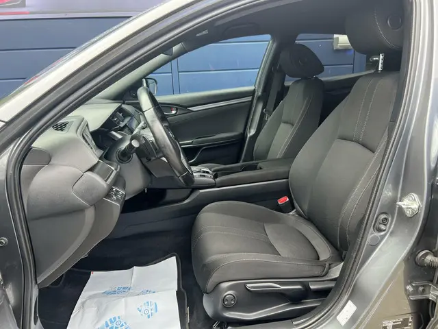 Honda Civic 1.0 i-VTEC Premium automaat 2017 Benzine 6
