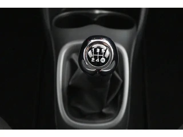 Toyota Aygo 1.0 VVT-i x-play 2022 Benzine 27