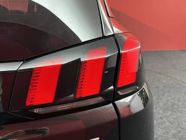 Peugeot 5008 1.2 PureTech Active 2017 Benzine 24