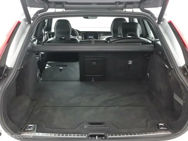 Volvo V90 2.0 T4 R-Design | ACC | PILOT | LEER | 2019 Benzine 64