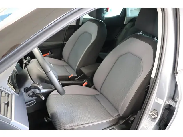 SEAT Arona 1.0 TSI Style Business Intense 2019 Benzine 10