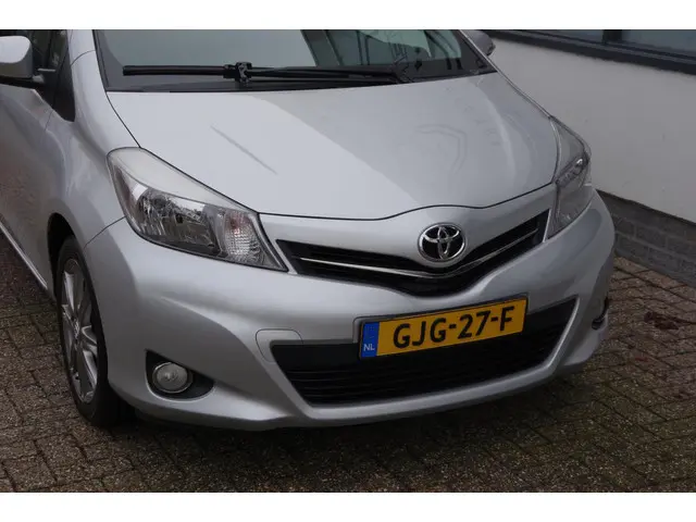 Toyota Yaris 1.3 VVT-i Aspiration 2012 Benzine 18