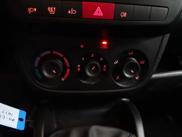 Opel Combo 1.3 CDTi L1H1 Edition 2017 Diesel 12