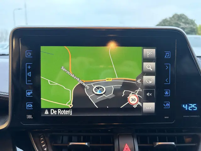 Toyota C-HR 1.8 Hybrid Premium 2017 Hybride Benzine 12