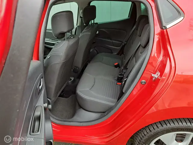Renault Clio 0.9 TCe Eco2 Limited 2016 Benzine 13