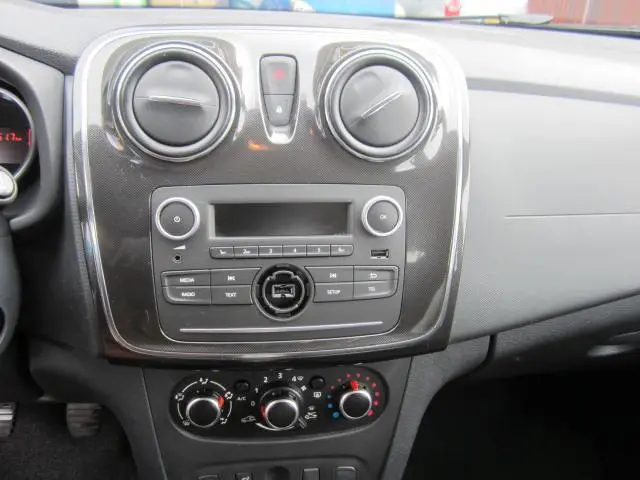 Dacia Sandero 0.9 TCe SL Royaal 2018 Benzine 10