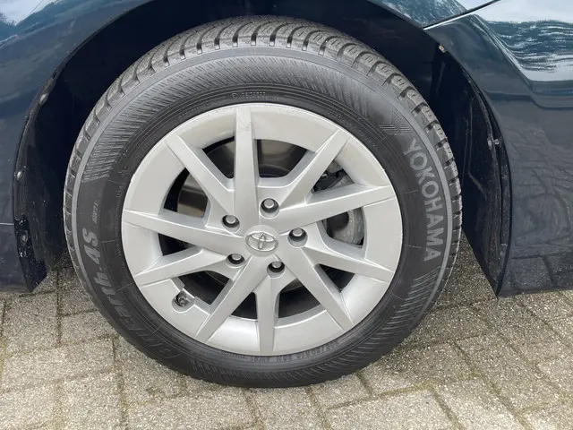 Toyota Prius + 1.8 Comfort 2017 Hybride Benzine 5