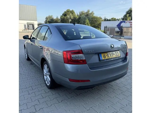 Škoda Octavia 1.2 TSI Greentech Elegance 2013 Benzine 4