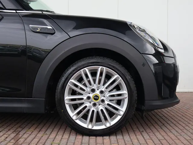 MINI Electric Mini MINI Yours 33 kWh 2023 Elektrisch 5