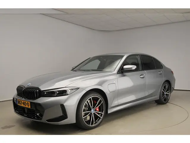 BMW 3 Serie Sedan 320e 2025 Hybride Benzine 38