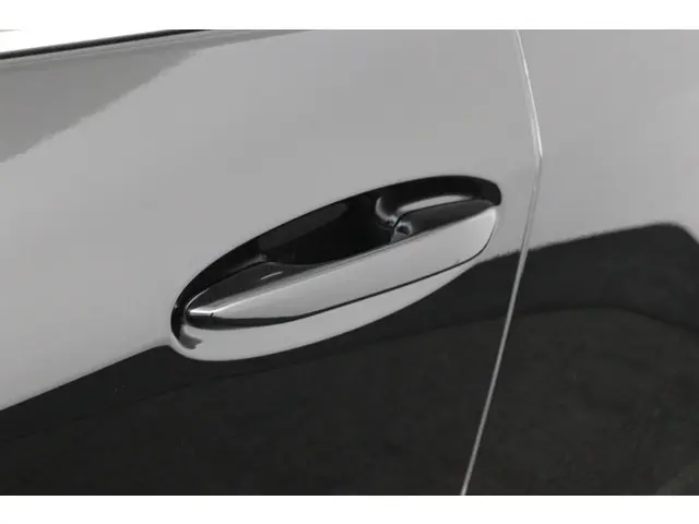 Lexus UX 250h Preference Line 2022 Hybride Benzine 37