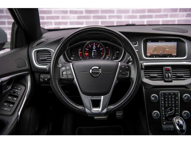 Volvo V40 3
