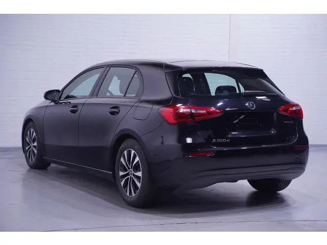 Mercedes-Benz A-Klasse 180d Design 2021 Diesel 3
