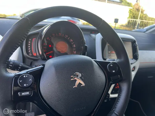 Peugeot 108 1.2 Puretech TOP! Roland Garros 2015 Benzine 15