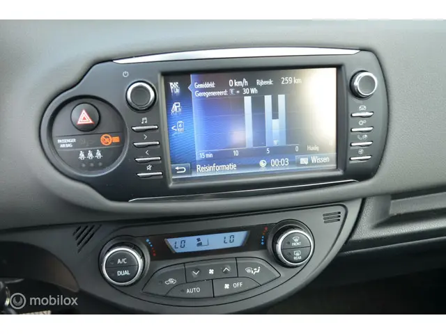 Toyota Yaris 1.5 VVT-i Dynamic Hybrid. "Sale" 2018 Benzine 16
