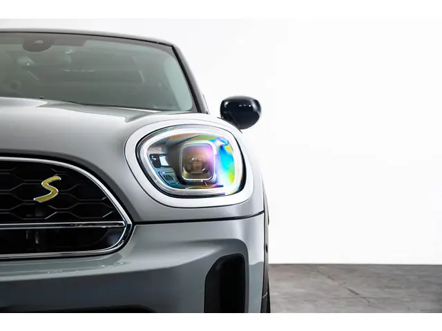 MINI Countryman Cooper S E ALL4 2022 Hybride Benzine 23
