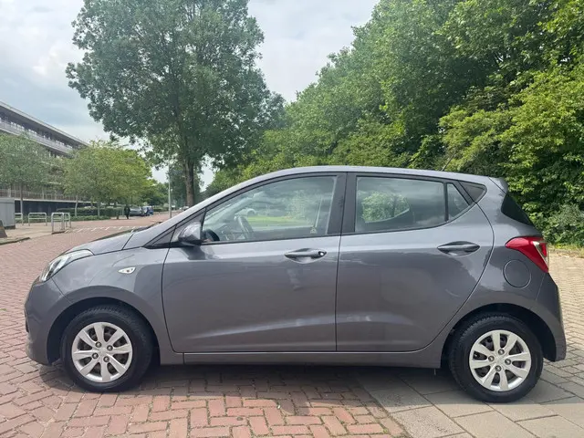 Hyundai i10 1.0i i-Motion Comfort 2017 Benzine 9