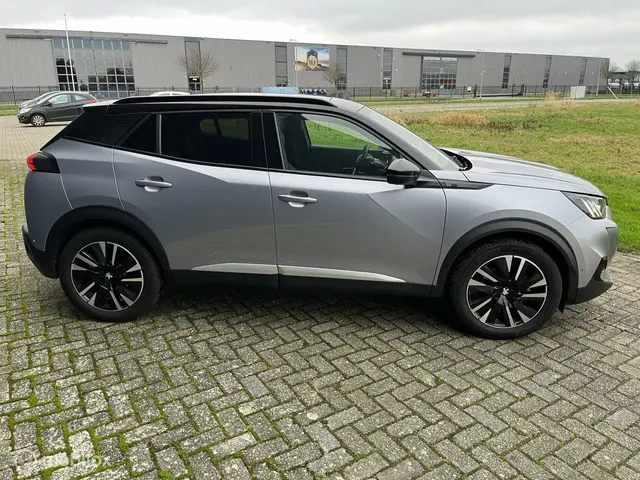 Peugeot e-2008 EV GT 50 kWh 2020 Elektrisch 20