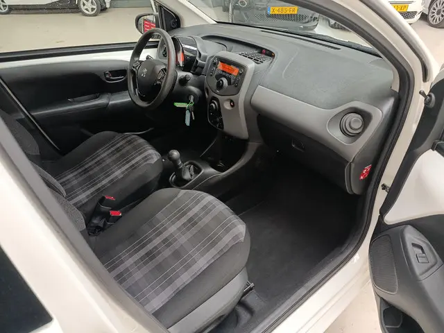 Peugeot 108 1.0 e-VTi Active 2018 Benzine 14