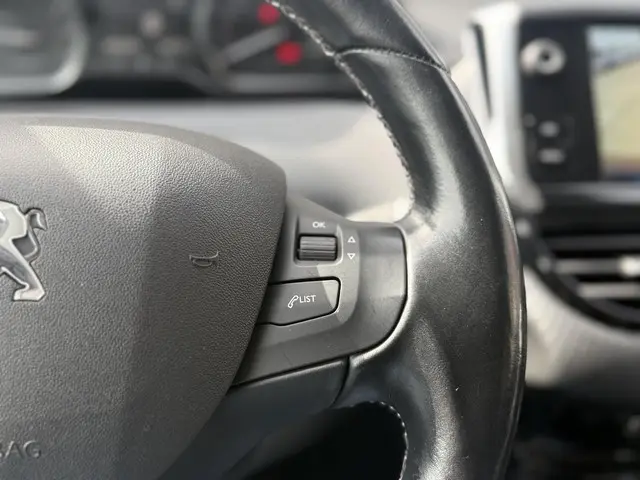 Peugeot 2008 1.2 PureTech Allure 2018 Benzine 21