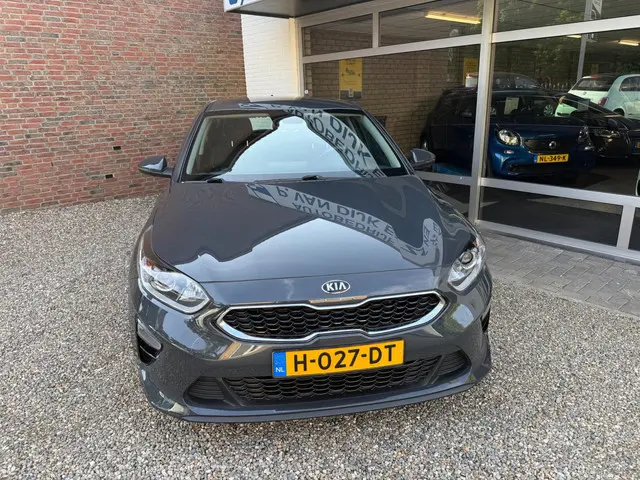 Kia Ceed 1.4 T-GDi DynamicLine 1e eigenaar 2020 Benzine 4