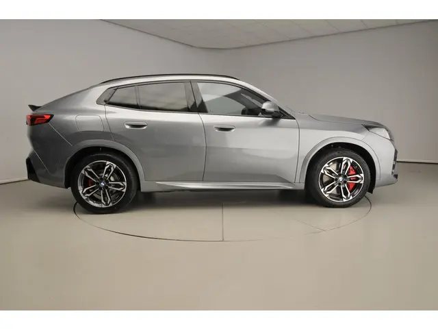 BMW iX2 eDrive20 2025 Elektrisch 4