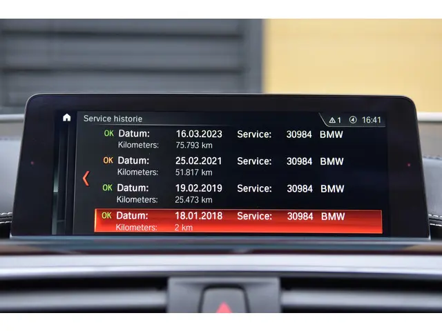 BMW 3 Serie 340i High Executive 2018 Benzine 19