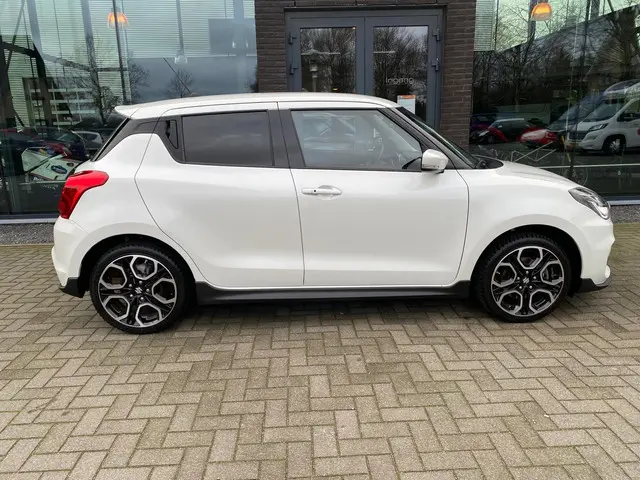 Suzuki Swift 1.4 Sport Smart Hybrid 2023 Hybride Benzine 5