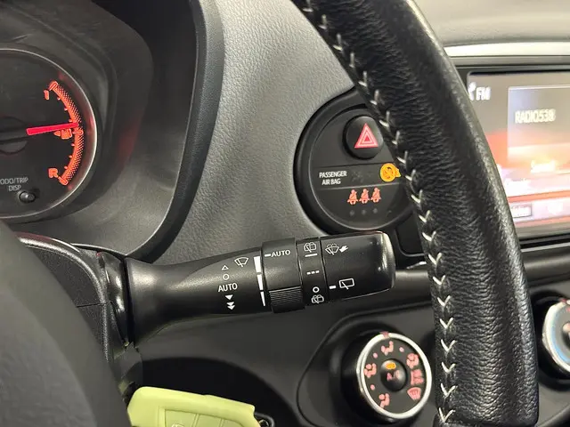 Toyota Yaris 1.0 VVT-i Style 2015 Benzine 22
