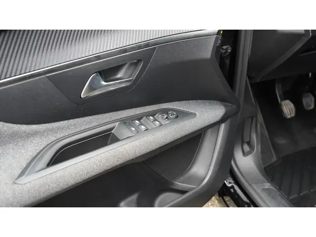 Peugeot 3008 1.2 PureTech Active 2019 Benzine 5