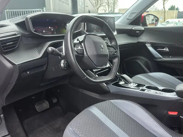 Peugeot 2008 1.2 PureTech Allure 2020 Benzine 21
