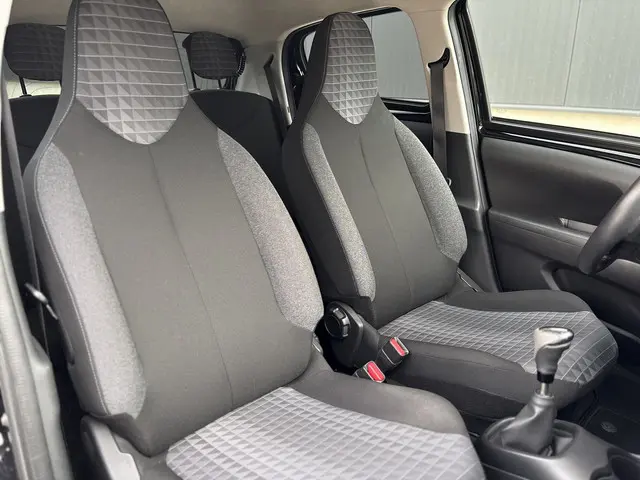 Peugeot 108 1.0 e-VTi Active 2021 Benzine 13