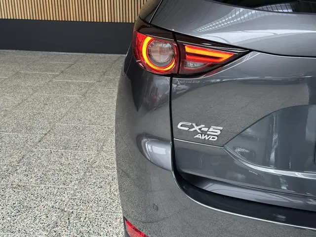 Mazda CX-5 2.5 SkyActiv-G 194 Luxury 4WD 2020 Benzine 16