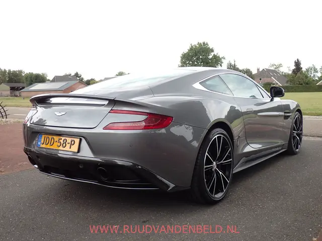 Aston Martin V12 Vanquish 2+2 2014 Benzine 4