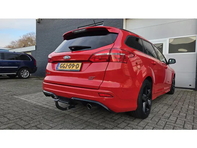 Ford Focus Wagon 1.5 Red Edition 2017 Benzine 7