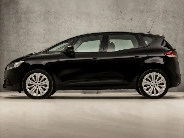 Renault Scénic 1.3 TCe Sport 2018 Benzine 2