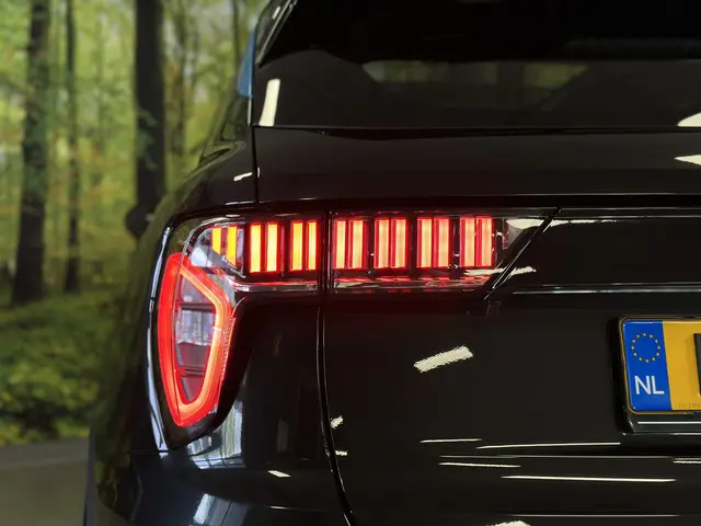 Lynk & Co 01 1.5 2024 Hybride Benzine 38