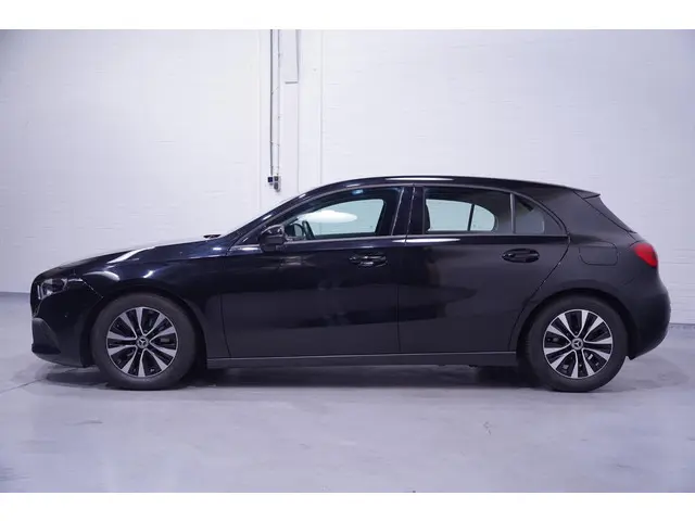 Mercedes-Benz A-Klasse 180d Design 2021 Diesel 5