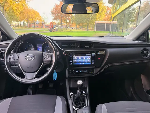 Toyota Auris Touring Sports 1.2T Energy 2018 Benzine 11