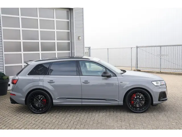 Audi Q7 55 TFSI e quattro S-Line 2022 Hybride Benzine 6
