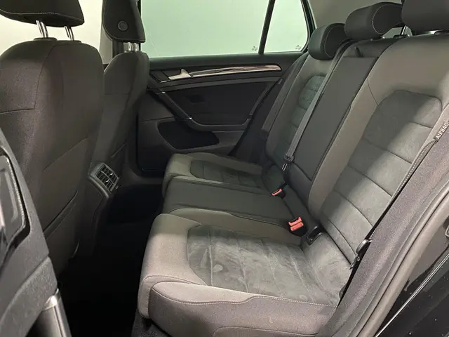 Volkswagen Golf 1.5 TSI Highline Business R 2017 Benzine 5