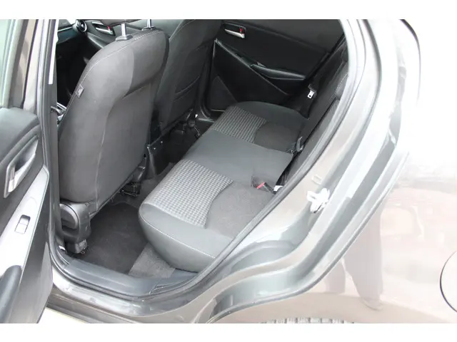 Mazda 2 1.5 Skyactiv-G Dynamic+ 5 Drs 2017 Benzine 22