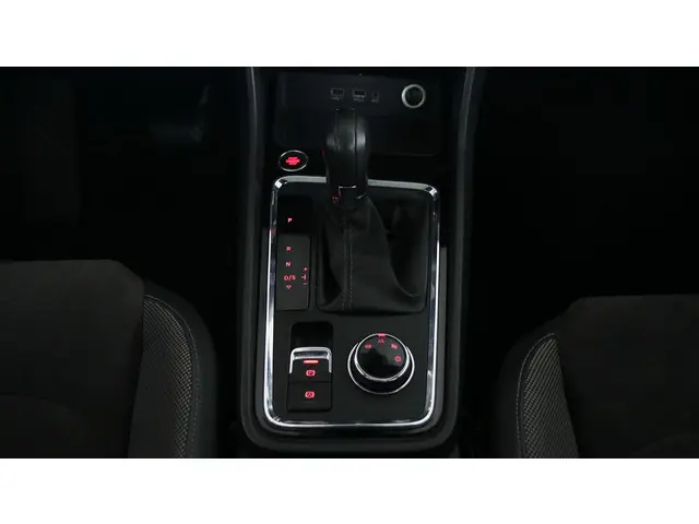 SEAT Ateca 1.4 EcoTSI 150pk Xcellence DSG 2017 Benzine 31