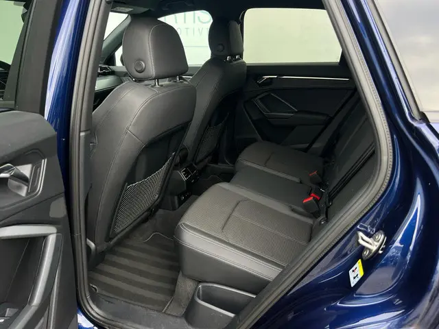 Audi Q3 45 TFSI e S edition 2023 Hybride Benzine 7