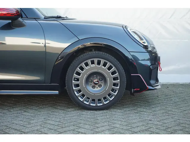 MINI 3-Deurs Cooper C 2024 Benzine 8