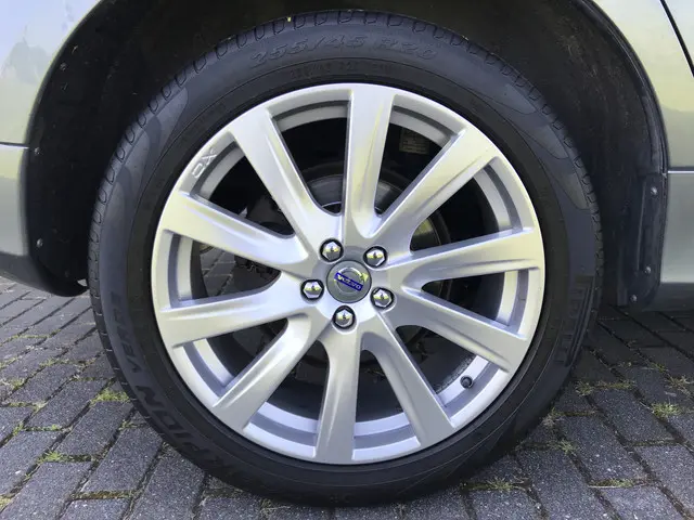 Volvo XC60 2.0 T6 Inscription Automaat 2016 Benzine 34