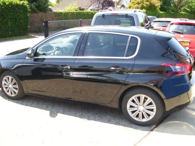 Peugeot 308 1.2 PureTech Allure 2017 Benzine 12